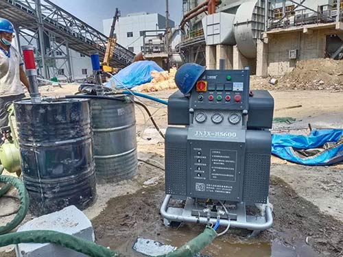 小型聚脲噴涂機(jī)(圖3) 新款H5600小型聚脲噴涂機(jī)