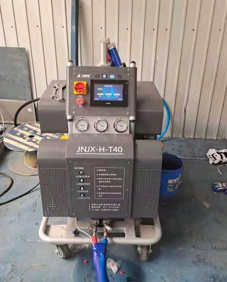 小型聚氨酯發(fā)泡噴涂機(jī)廠家排名(圖1) T40小型聚氨酯發(fā)泡噴涂機(jī)