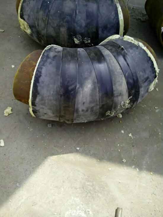 小型聚氨酯發(fā)泡噴涂機(jī)廠家排名(圖2) 聚氨酯保溫管澆注案例